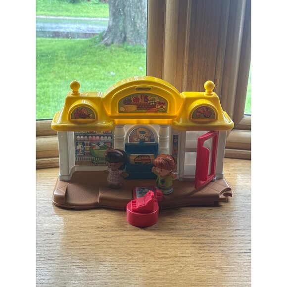 Fisher-Price Little People Corner Market Playset With Figures - Picture 1 of 8